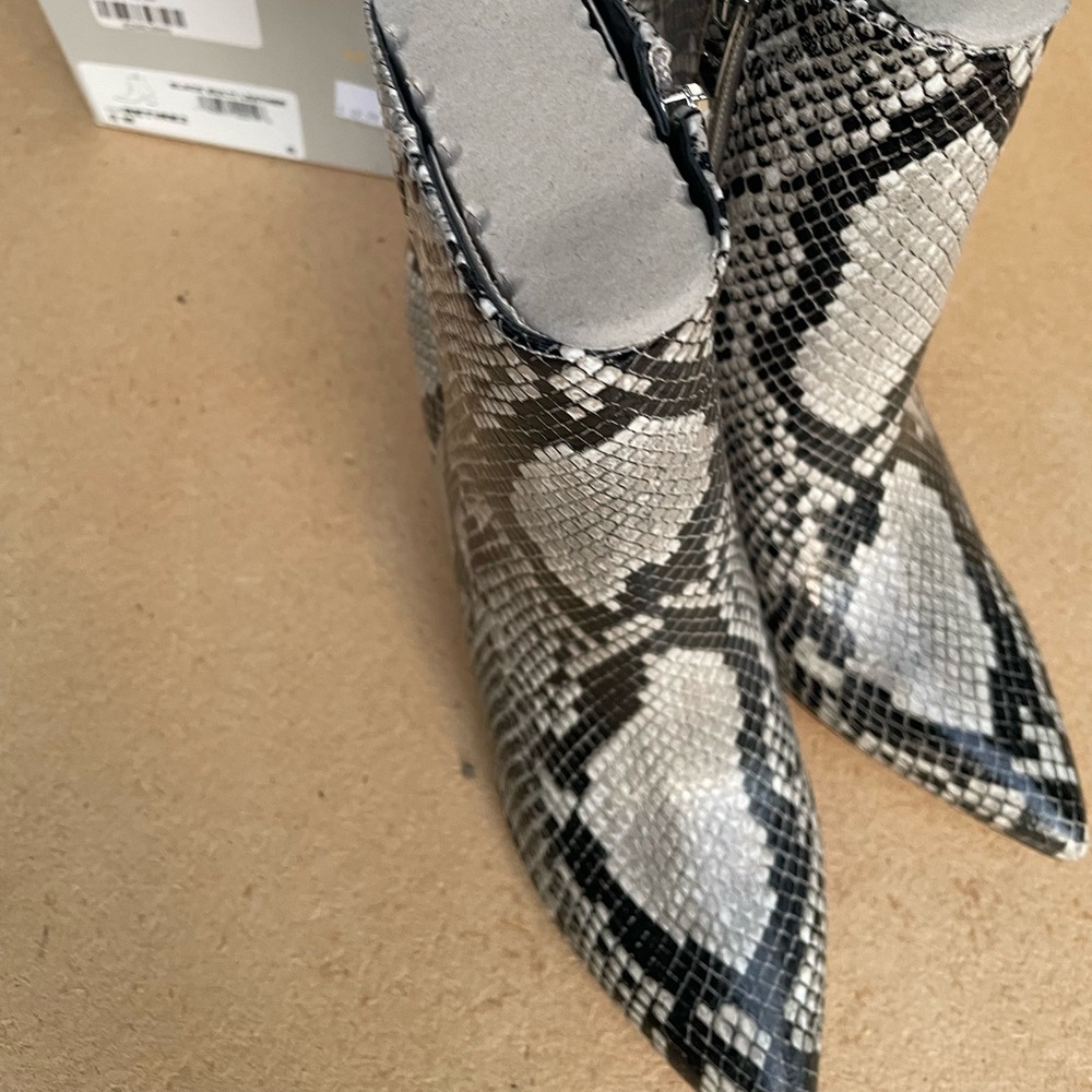 Marc Fisher Womens MF Retire 2 Leather Snake Print Ankle Boots Size 6 M